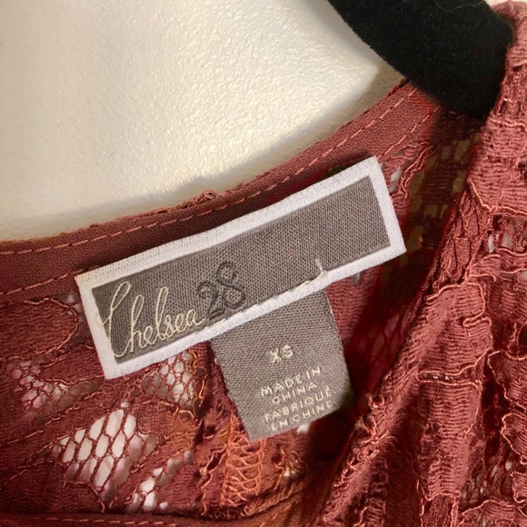 Chelsea28 Short sleeved lace top - Picture 4 of 7